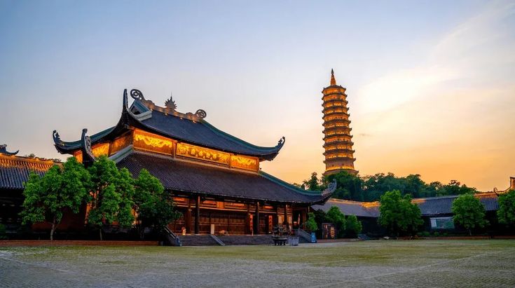 BAI DINH – TRANG AN -1 DAY TRIP BY LIMOUSINE