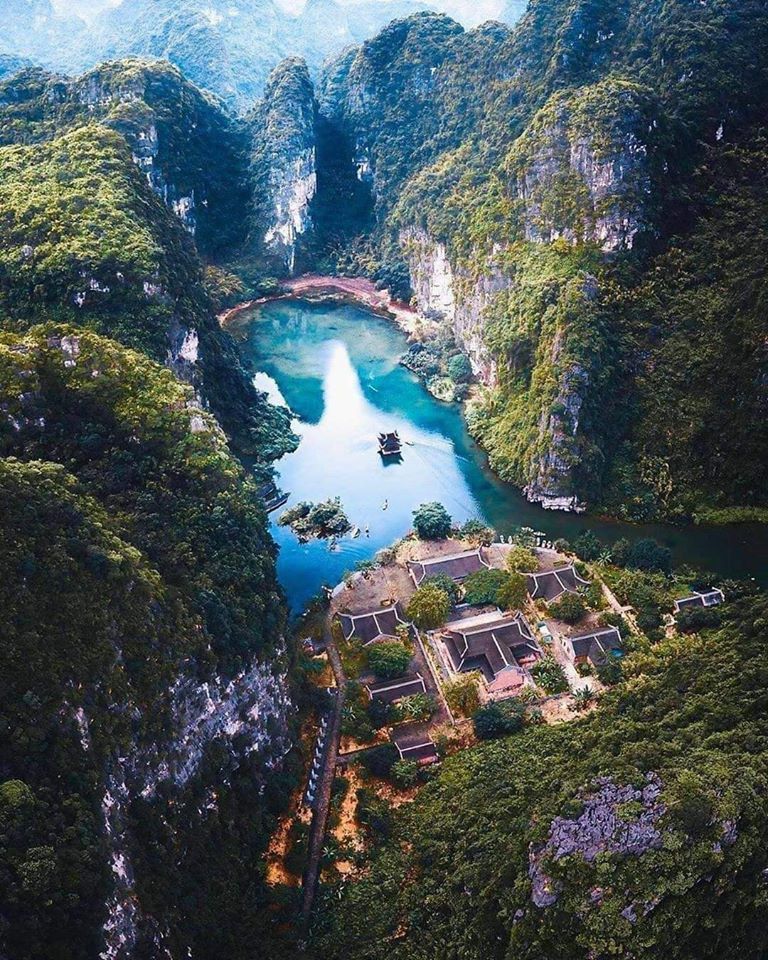 HOA LU – TRANG AN -1 DAY TRIP BY LIMOUSINE