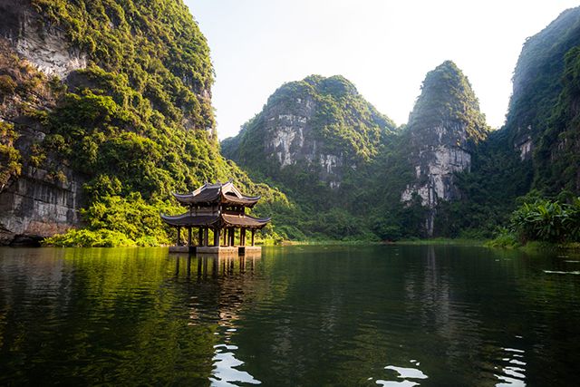 HOA LU – TRANG AN - MUA CAVE -1 DAY TRIP BY LIMOUSINE